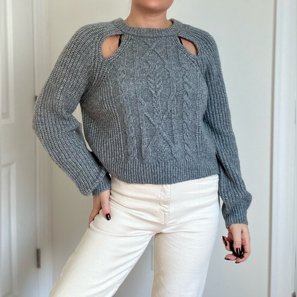 Cut Out Cable Knit Pullover Sweater - Picture 2 of 9